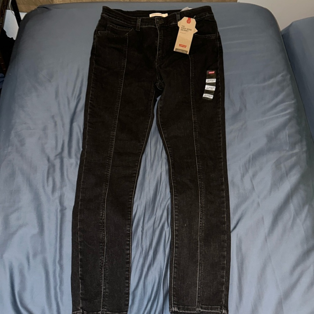 Brand new never worn Levi’s high rise skinny jeans